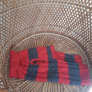 Hotel Doggy  sweater red and gray